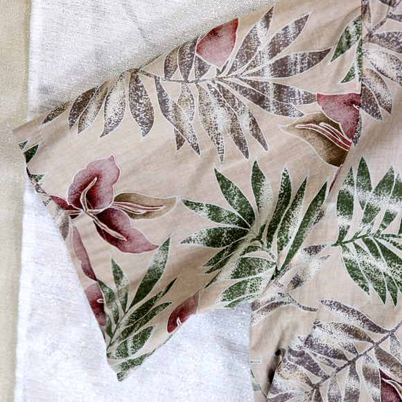 Tori Richard Honolulu Shirt Size Medium Hawaiian ButtonUp Short Sleeve Tropical - Picture 3 of 9